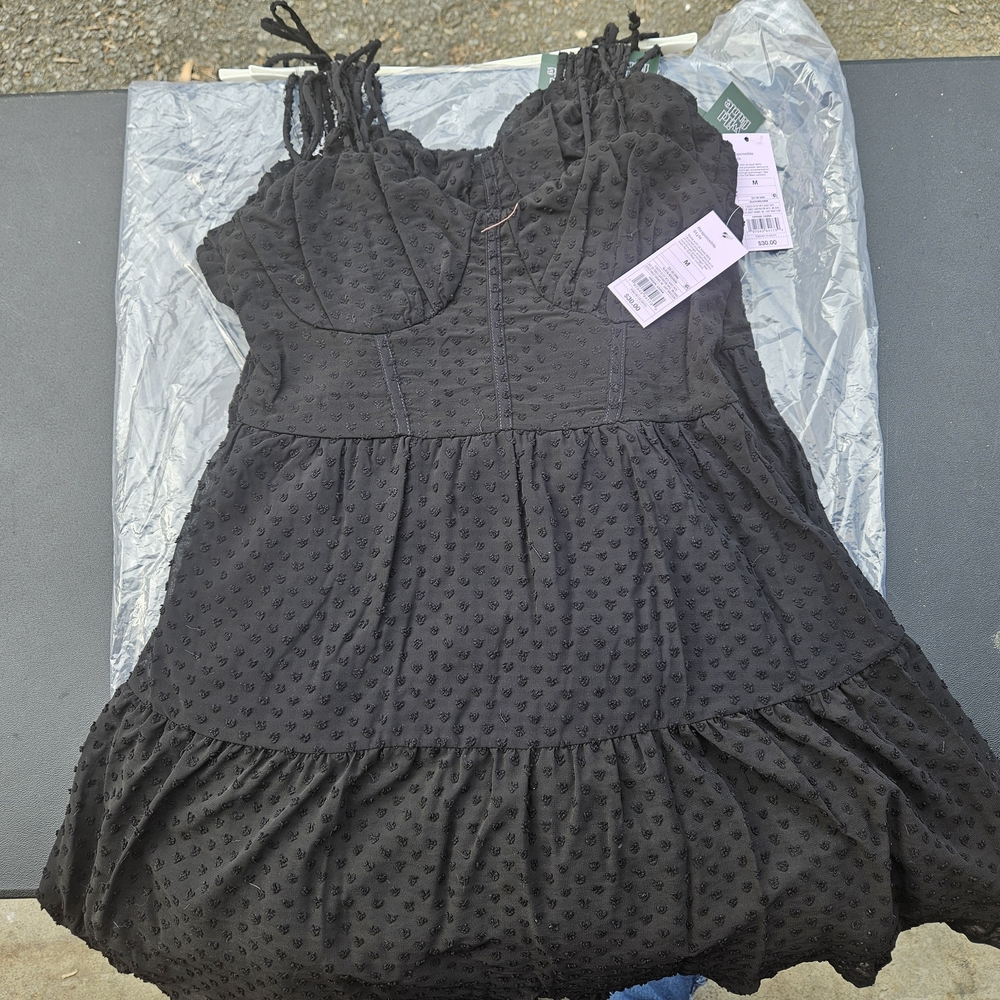 Chic Black Sleeveless Dress